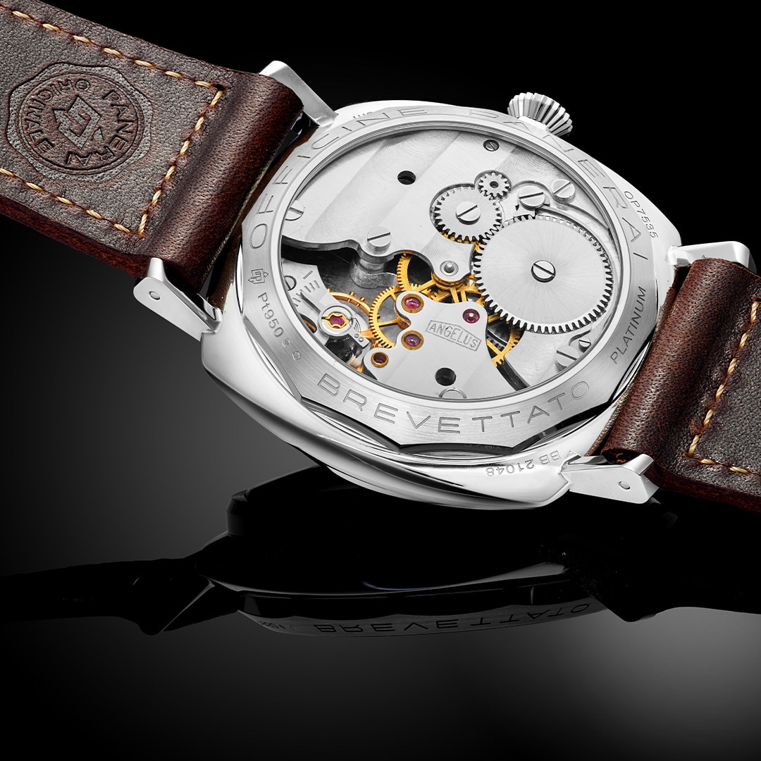 https://www.panerai.com/content/dam/pan-assets/01-home-page/phillips-auction/angelus-detail-2.jpg.transform.default.png