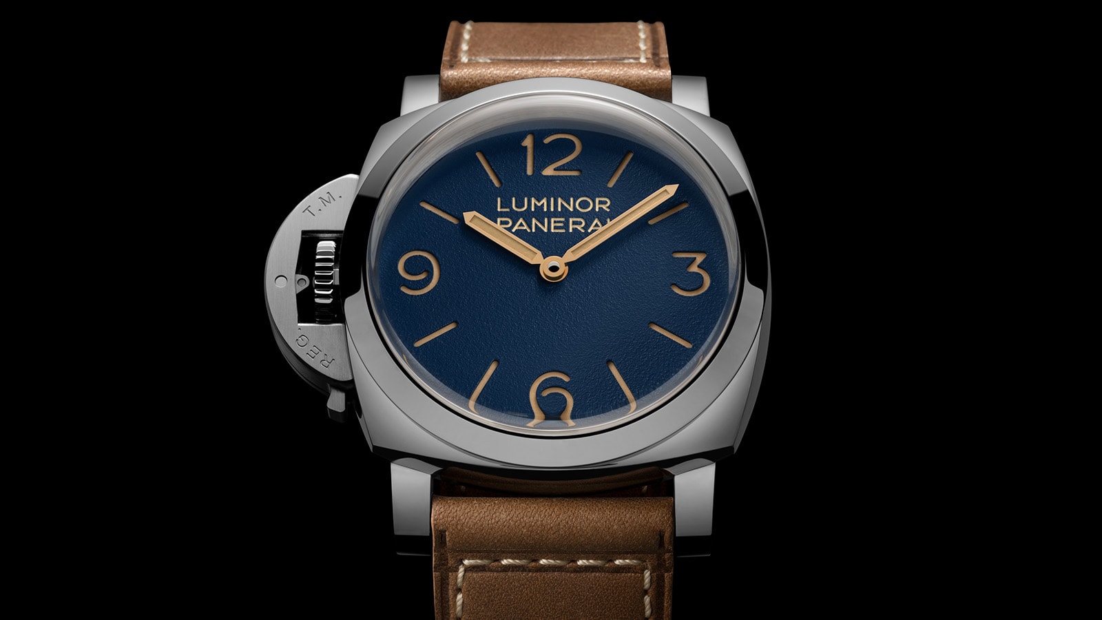 https://www.panerai.com/content/dam/pan-assets/new-ux/Premium-PDP/PAM01732/PDP_EDITORIAL_ENRICHMENT_PAM01732_2.jpg.transform.global_image_1600.png