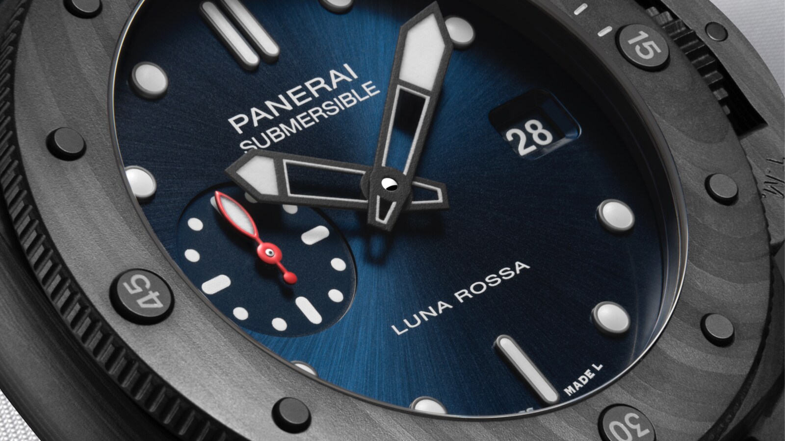 Primo piano del Panerai Luna Rossa PAM01563
