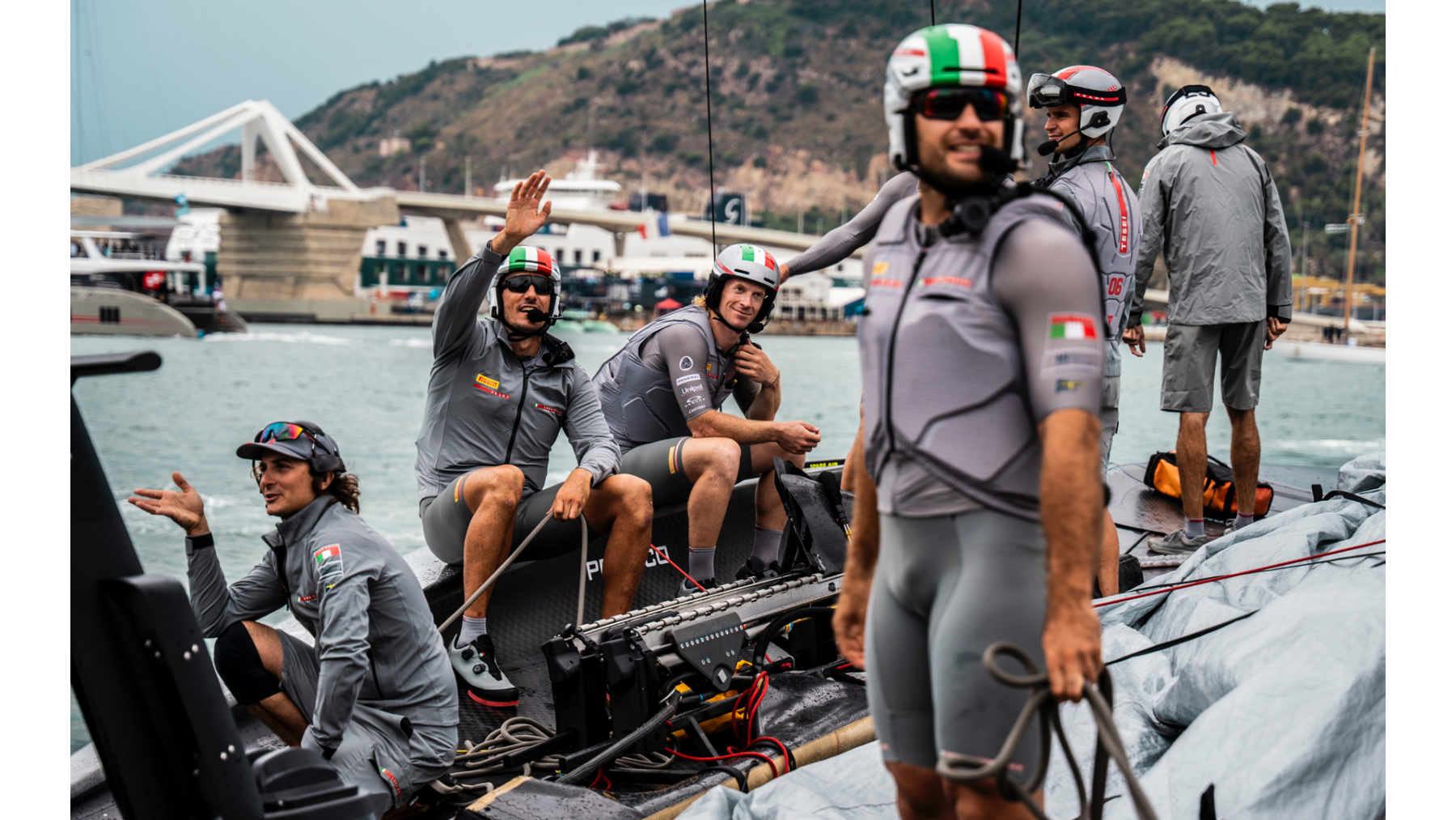 Luna rossa team on the boat