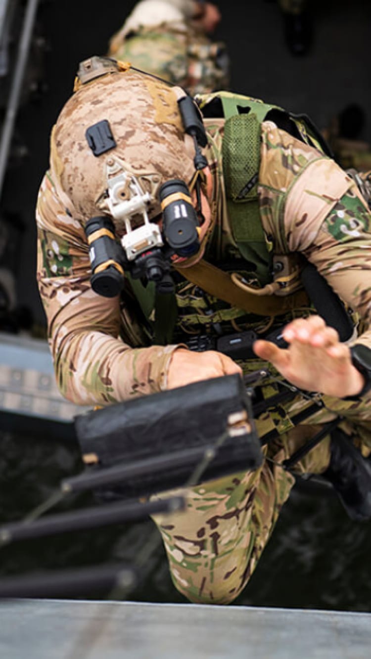 パネライのパートナーシップ ネイビーシールズ