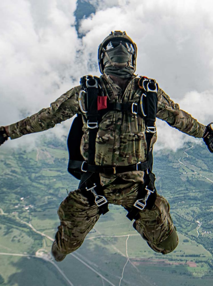 パネライのパートナーシップ ネイビーシールズ