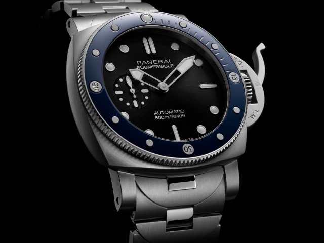 PANERAI Submersible PAM01756 Detail 