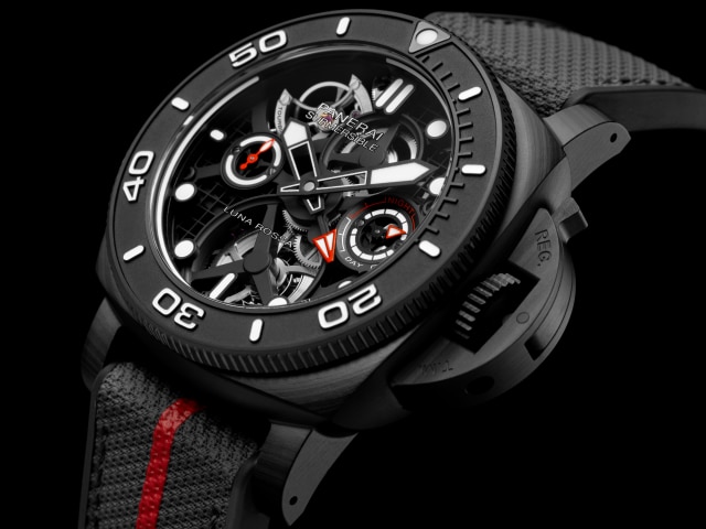PANERAI Submersible Tourbillon GMT Luna Rossa Experience Edition PAM01405 Detail 