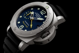 PANERAI Luminor Submersible 1950 3 Days GMT Automatic Titanio PAM00719 Detail 