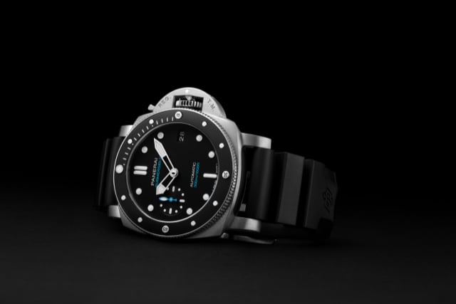 PANERAI Submersible PAM02683 Detail 
