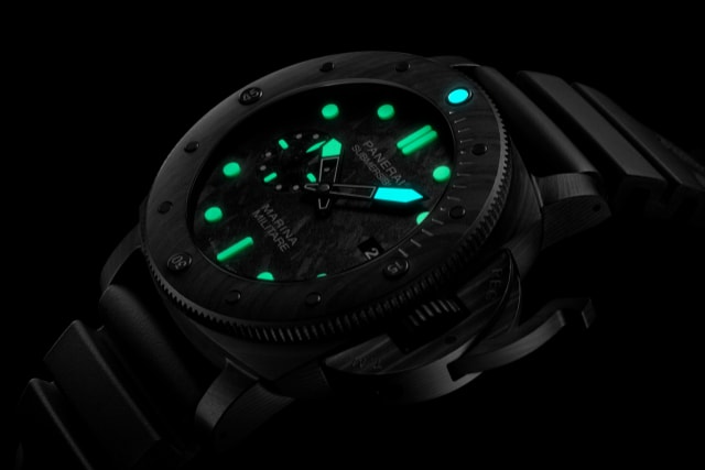 PANERAI Submersible Marina Militare PAM02979 Detail 