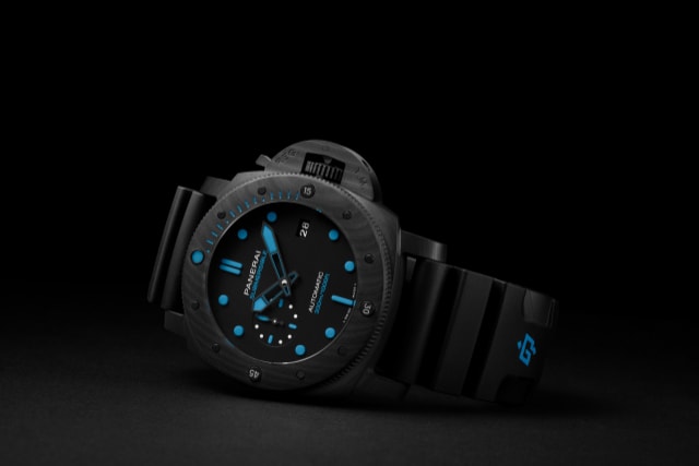 PANERAI Submersible Carbotech™ PAM02616 Front 6