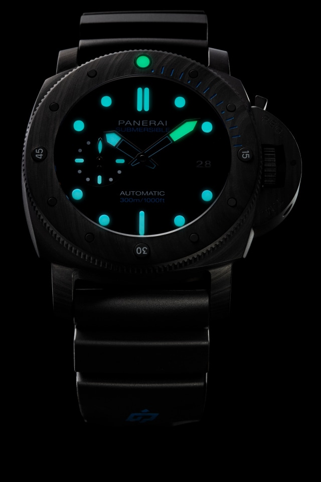 PANERAI Submersible Carbotech™ PAM02616 Detail 