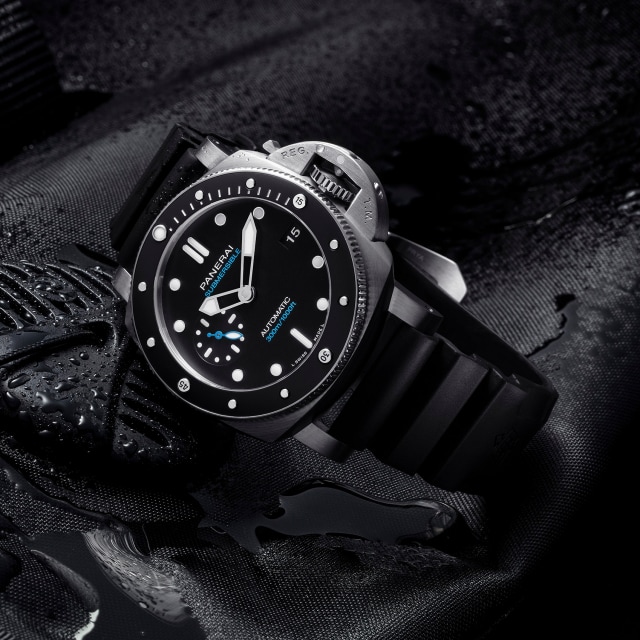 PANERAI Submersible PAM02683 Detail 