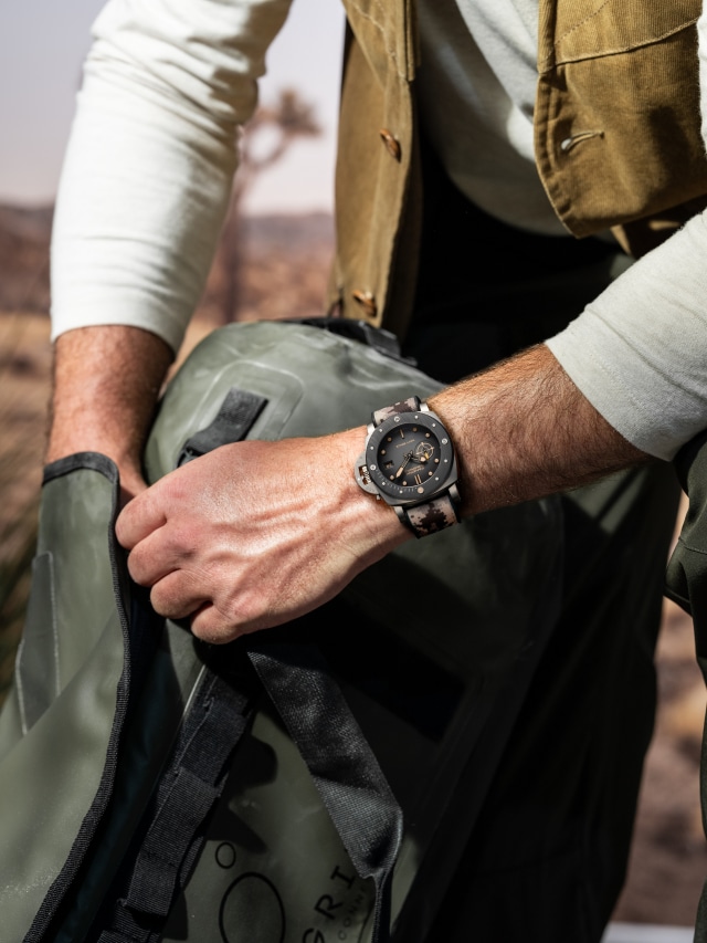 PANERAI Submersible Navy SEALs PAM01669 Detail 