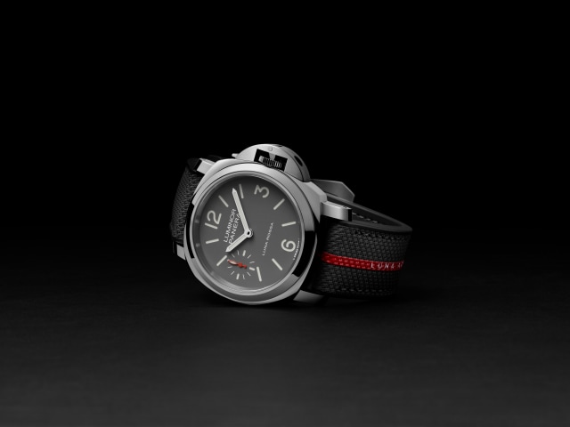 PANERAI Luminor Luna Rossa PAM01653 Detail 