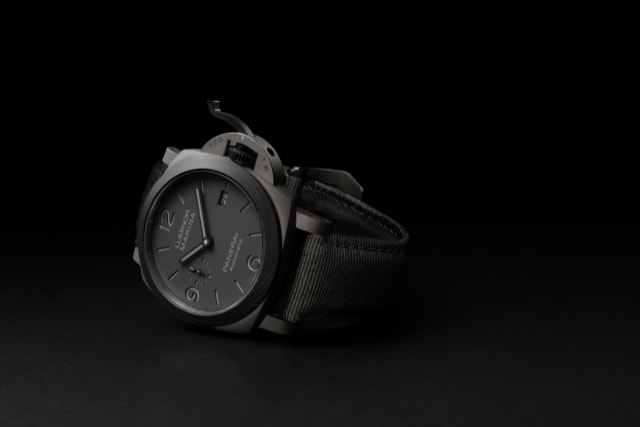 PANERAI Luminor Marina TuttoGrigio PAM02662 Detail 