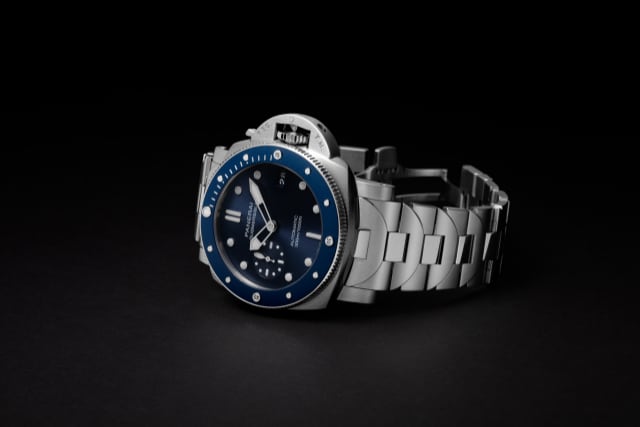 PANERAI Submersible PAM02068 Front 4