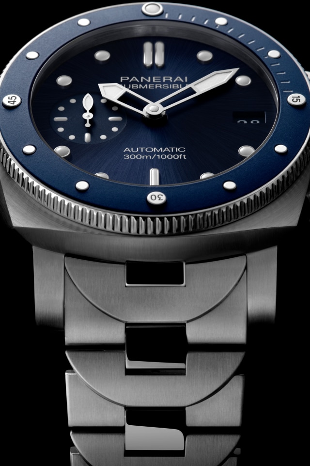 PANERAI  Submersible Blu Notte  PAM02068 Detail 