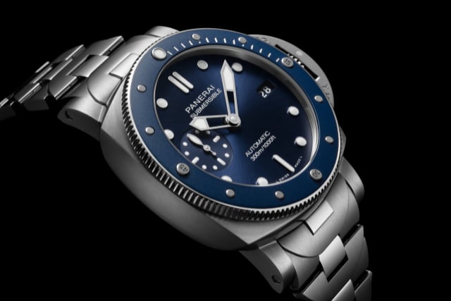 PANERAI  Submersible Blu Notte  PAM02068 Detail 