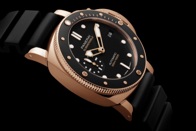 PANERAI Submersible PAM02164 Detail 