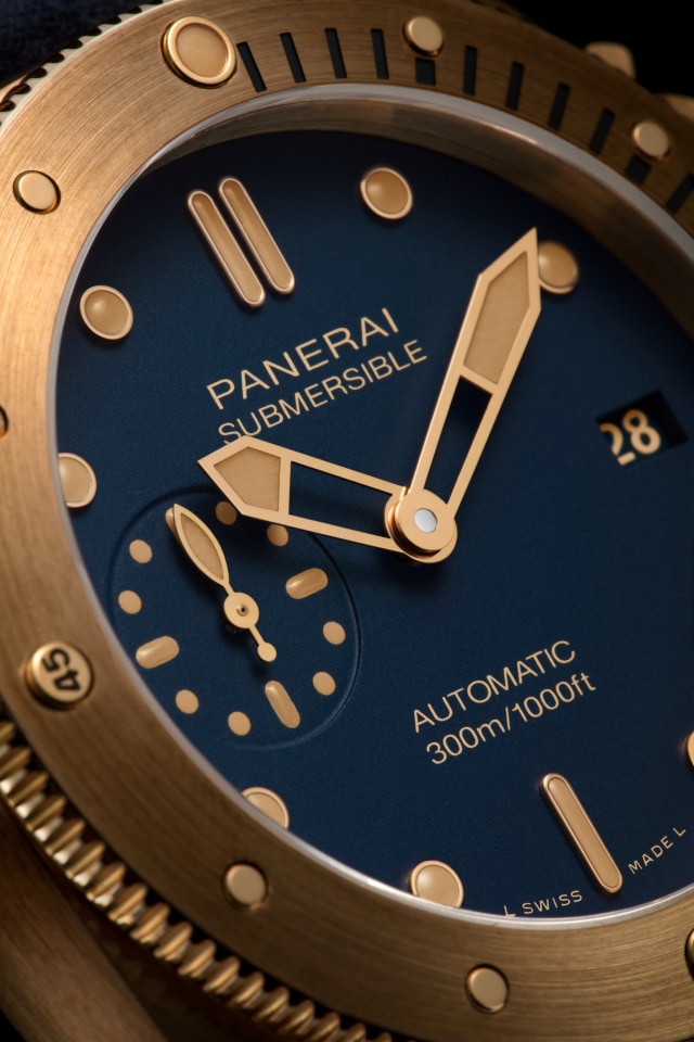 PANERAI Submersible Bronzo  PAM01074 Detail 