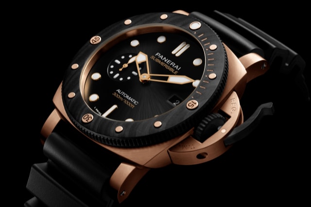 PANERAI Submersible PAM02070 Detail 