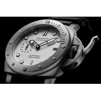 PANERAI Submersible PAM01590 Detail 1