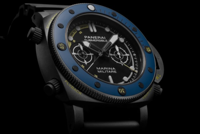 PANERAI Submersible Marina Militare Forze Speciali PAM02239 Detail 