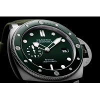 PANERAI Submersible QuarantaQuattro Verde Smeraldo PAM01287 Detail 1