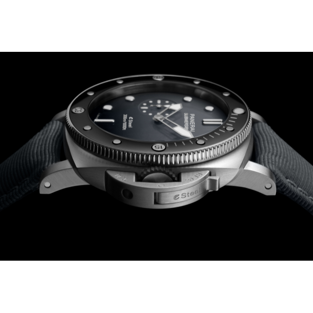 PANERAI Submersible QuarantaQuattro Grigio Roccia PAM01288 Detail 1