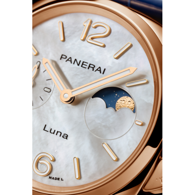 PANERAI Luminor Due Luna Goldtech™ Madreperla  PAM01181 Detail 3