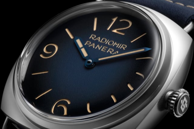 PANERAI Radiomir Tre Giorni PAM01335 Detail 
