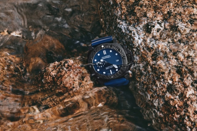 PANERAI Submersible PAM01232 Detail 