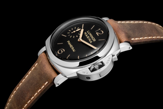 PANERAI Luminor PAM00422 Front 4