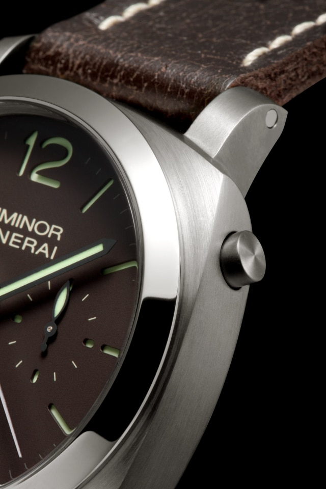 PANERAI Luminor 1950 Chrono Monopulsante Left-Handed 8 Days Titanio PAM00345 Detail 