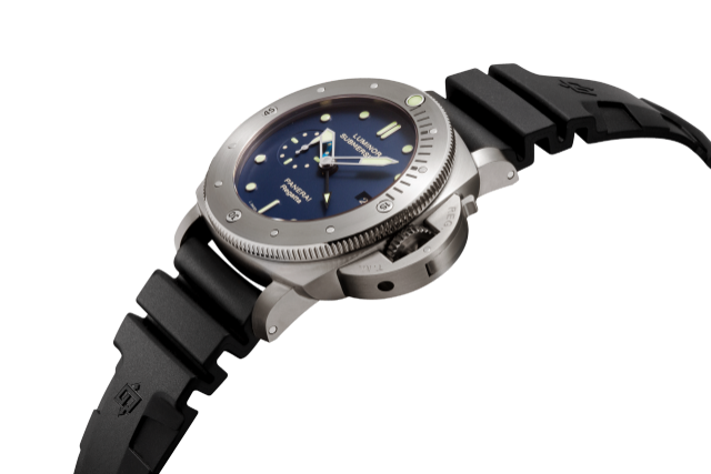 PANERAI Luminor Submersible 1950 Regatta 3 Days GTM Automatic Titanio PAM00371 Detail 