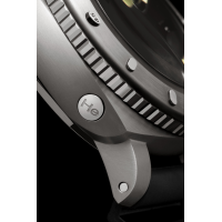 PANERAI Luminor Submersible 1950 2500m 3 Days Automatic Titanio PAM00364 Detail 3