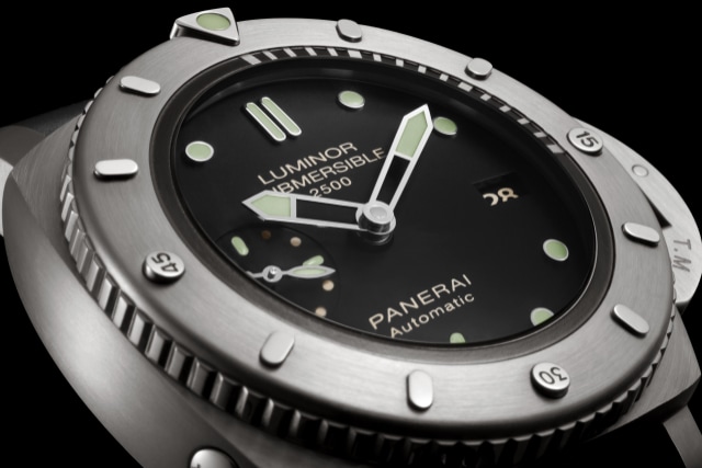 PANERAI Luminor Submersible 1950 2500m 3 Days Automatic Titanio PAM00364 Detail 