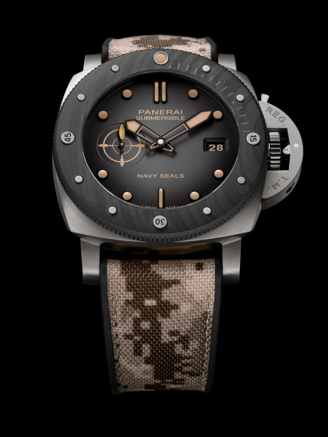 PANERAI Submersible Navy SEALs PAM01669 Detail 