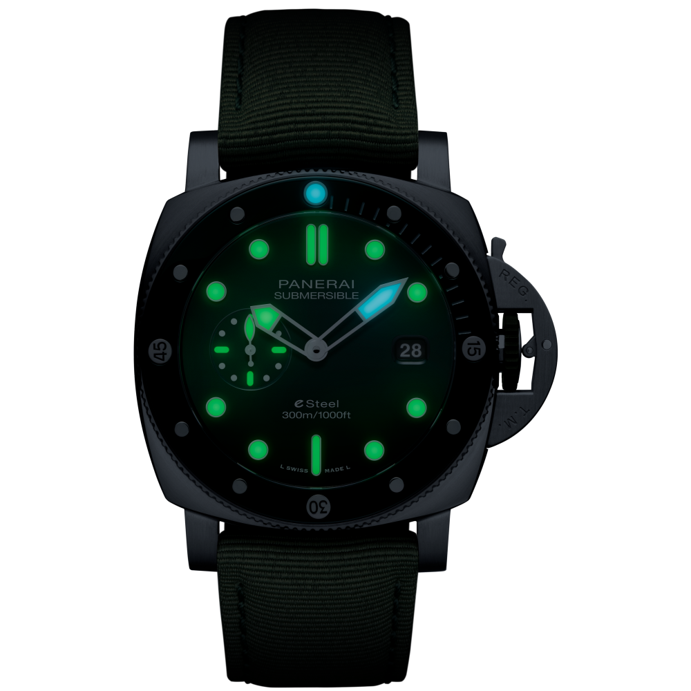 PANERAI Submersible PAM01287 night view