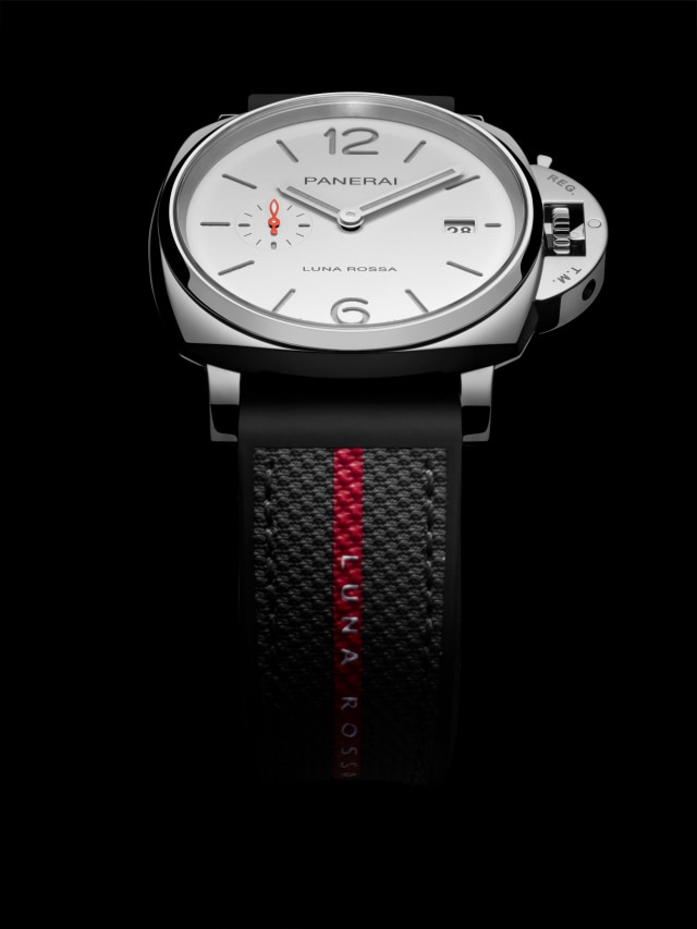 PANERAI Luminor Due Luna Rossa PAM01673 Detail 