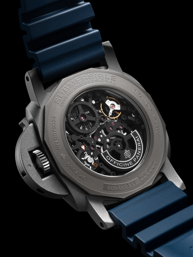 PANERAI Submersible GMT PAM01495 Detail 