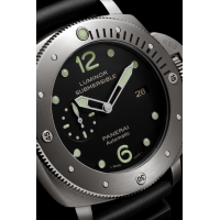 PANERAI Luminor Submersible 1950 3 Days Automatic Titanio PAM00571 Detail 1