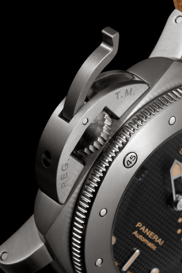 PANERAI Luminor Submersible 1950 Left-Handed 3 Days Automatic Titanio PAM00569 Front 4