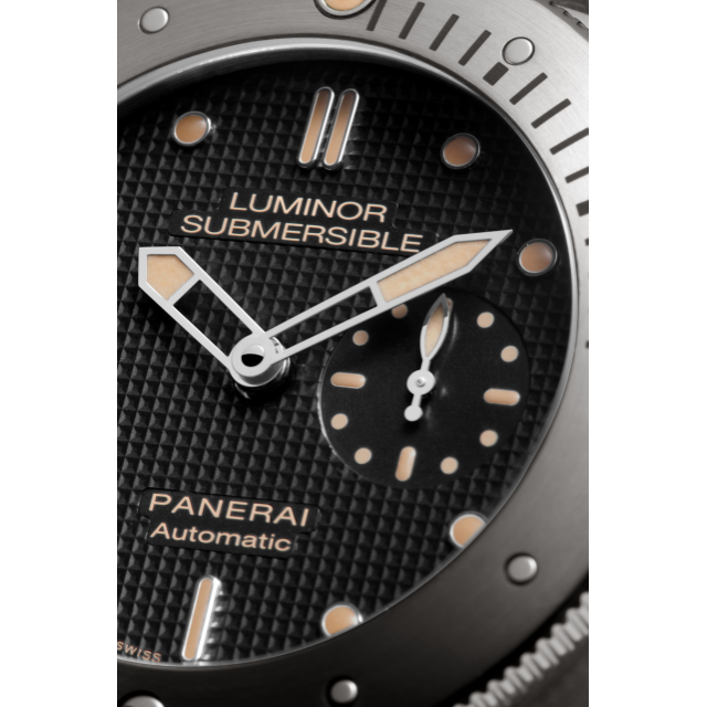 PANERAI Luminor Submersible 1950 Left-Handed 3 Days Automatic Titanio PAM00569 Detail 1