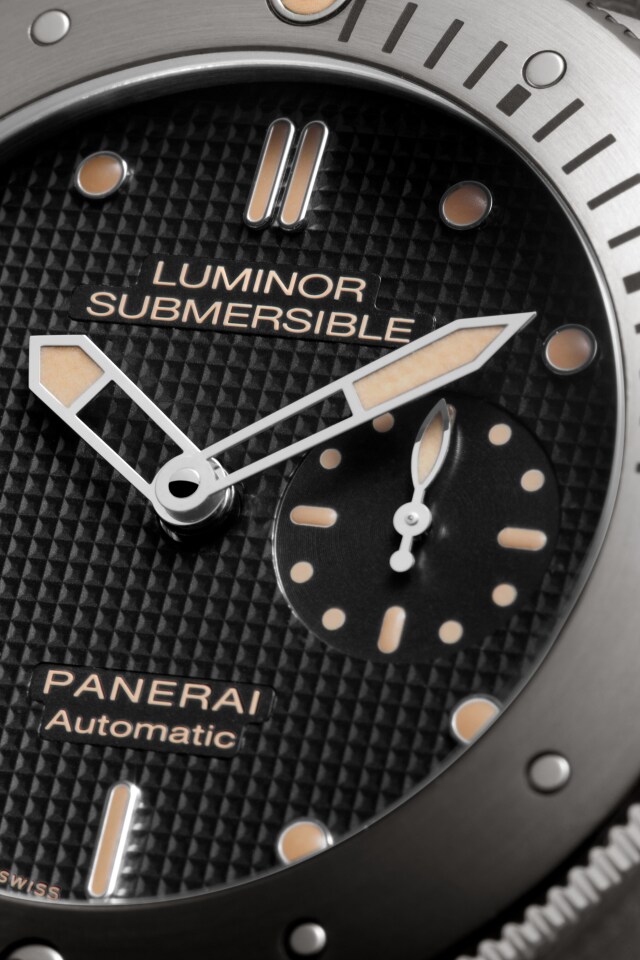 PANERAI Luminor Submersible 1950 Left-Handed 3 Days Automatic Titanio PAM00569 Detail 