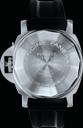 PANERAI Luminor Submersible 1000m  Detail 
