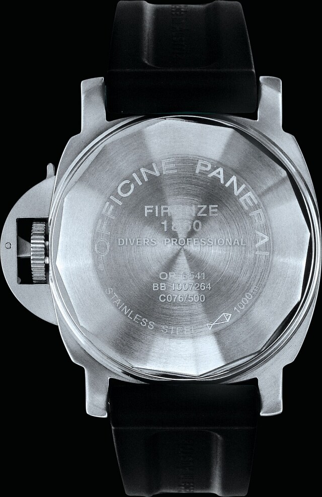 PANERAI Luminor Submersible 1000m  Detail 