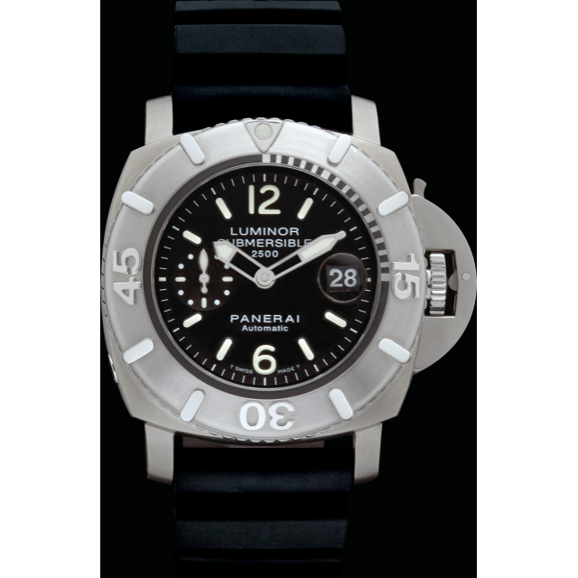 PANERAI Luminor Submersible 2500m PAM00194 Front view