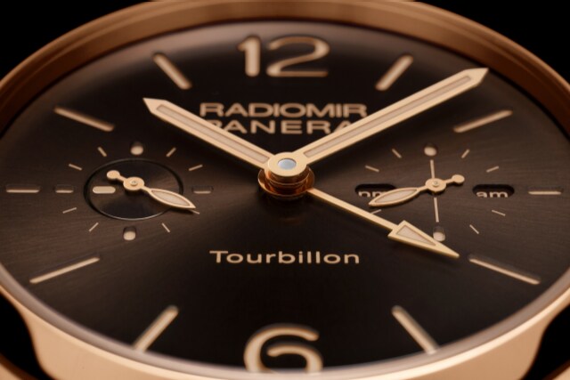 PANERAI Radiomir 1940 Tourbillon GMT Oro Rosso PAM00558 Detail 