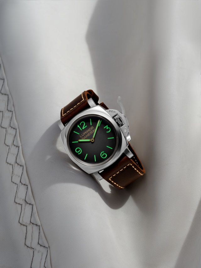 PANERAI Luminor PAM01628 Detail 