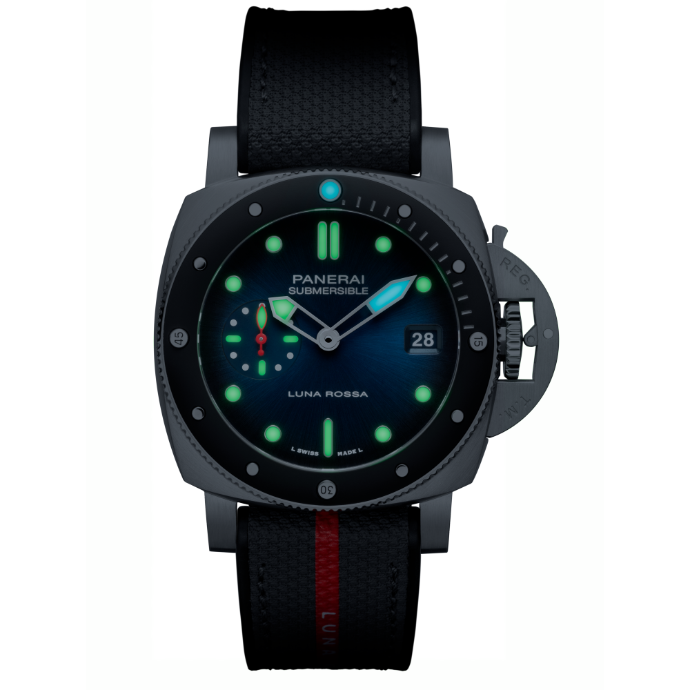 PANERAI Submersible Luna Rossa PAM01565 night view