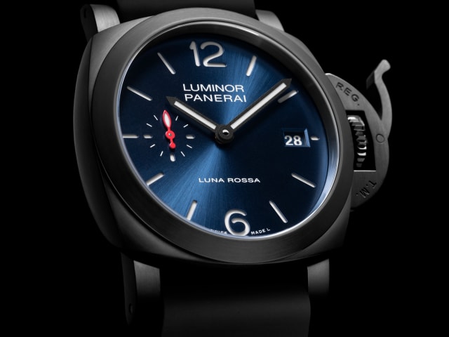PANERAI Luminor Quaranta Steel DLC Luna Rossa PAM01408 Detail 